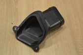 Intercooler pipe mounting bracket