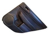 Moldura del tarjetero de la puerta trasera