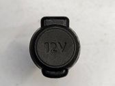 12V Steckdose vorne
