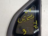 Ventanilla de ventilación de la puerta trasera