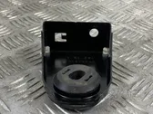 Radiator mount bracket