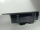 Radio / CD-Player / DVD-Player / Navigation