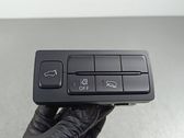 Tailgate opening switch