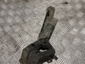 Rear bumper mounting bracket