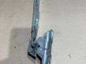 Engine bonnet/hood hinges