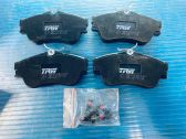 Brake pads (front)