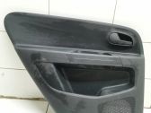 Moldura del tarjetero de la puerta trasera