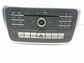 Radio / CD-Player / DVD-Player / Navigation