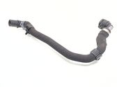 Tuyau de liquide de refroidissement moteur