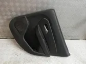 Moldura del tarjetero de la puerta trasera