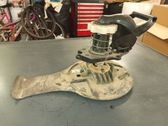 Spare wheel mounting bracket