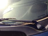 Front wiper blade arm