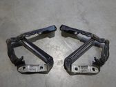 Engine bonnet/hood hinges