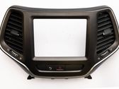 Radio / CD-Player / DVD-Player / Navigation