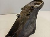 Engine mounting bracket