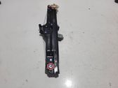 Rear window lifting mechanism without motor
