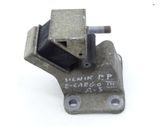 Engine mount vacuum valve