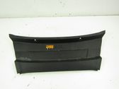 Garniture de capot moteur