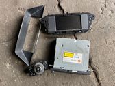Radio / CD-Player / DVD-Player / Navigation