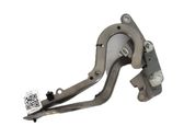 Engine bonnet/hood hinges