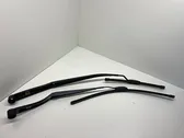 Windshield/front glass wiper blade