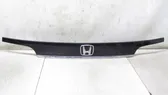 Rear light center trim bar blend