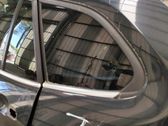 Ventanilla de ventilación de la puerta trasera
