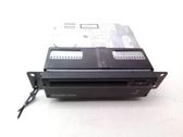 Radio / CD-Player / DVD-Player / Navigation