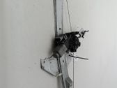 Regulador de puerta delantera con motor