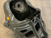 Engine mount bracket