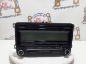 Radio / CD-Player / DVD-Player / Navigation