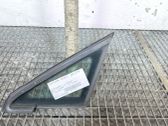 Fenêtre triangulaire avant / vitre