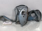 Engine bonnet/hood hinges