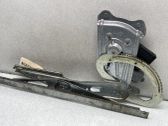 Regulador de puerta delantera con motor