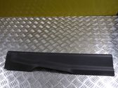 Moldura protectora del borde delantero