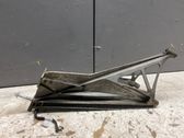 Engine mounting bracket