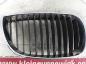 Oberes Gitter vorne