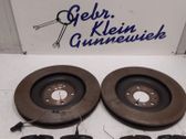 Brake discs and calipers set