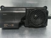 Etuoven kaiutin