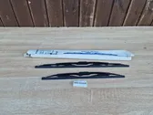 Windshield/front glass wiper blade