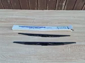 Windshield/front glass wiper blade