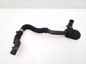 Tuyau de liquide de refroidissement moteur