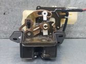 Tailgate lock latch