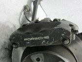 Bremsscheiben und Bremssättel eingestellt
