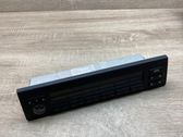 Radio / CD-Player / DVD-Player / Navigation