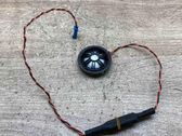 Altavoz de alta frecuencia en la puerta delantera