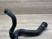 Tuyau de liquide de refroidissement moteur