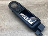 Poignée inférieure de porte avant