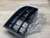 Unteres Gitter dreiteilig vorne
