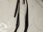 Windshield/front glass wiper blade